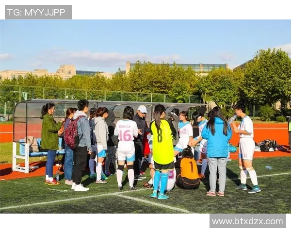 探讨足球地质量对比赛表现的影响及其优化策略分析 探讨足球地质量对比赛表现的影响及其优化策略分析